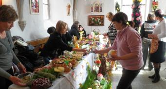 I powiatowa prezentacja Tradycyjnych Stołów Wielkanocnych w Strzelinie - relacja